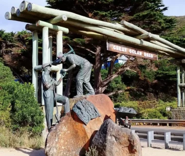 Why is Great Ocean Road a War Memorial?